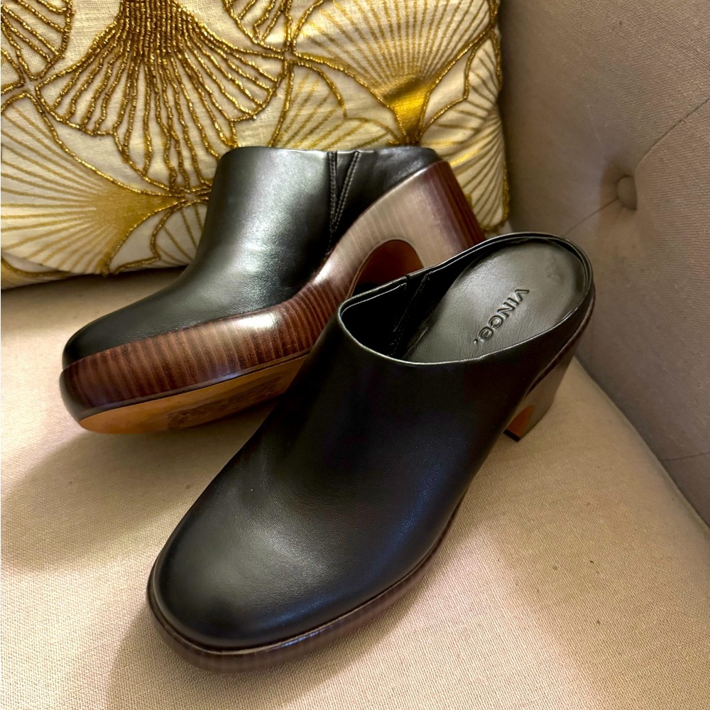 🛑SOLD🛑Vince Navina Leather Mule